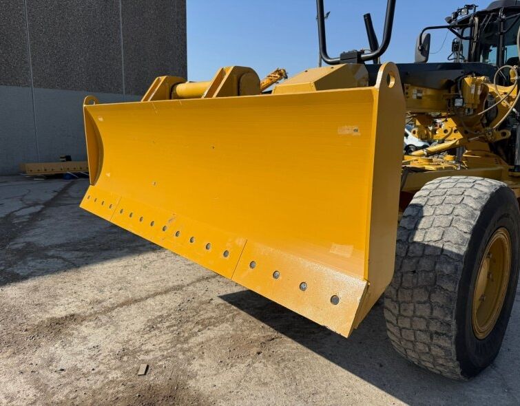 - FULLA DAVANTERA PER A MOTONIVELADORA